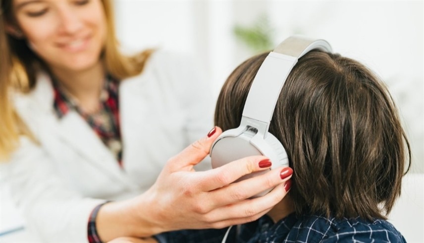بنجاح 90%.. علاج جيني يعيد السمح لمرضى الصمم الوراثي في أكبر تجربة سريرية