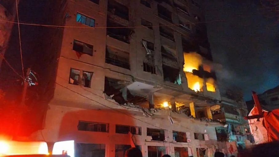 9 شهداء في غارات إسرائيلية استهدفت شققا سكنية بمدينة غزة