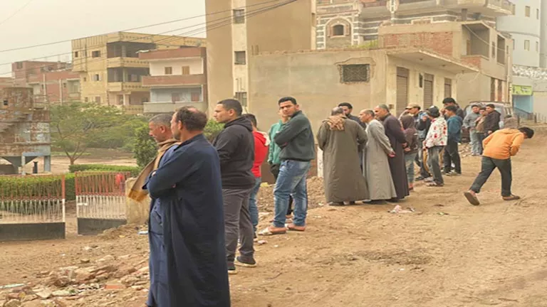 حزن عميق في قرية طنوب بعد وفاة شاب وعمه في حادث السادات