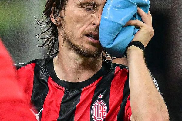 قبل كأس العالم.. مودريتش يخضع لجراحة بعد كسر في عظام الوجه