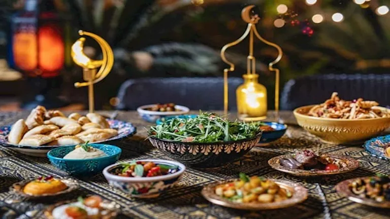 كيف يؤثر توقيت السحور على أداء الدماغ والجسم أثناء الصيام؟