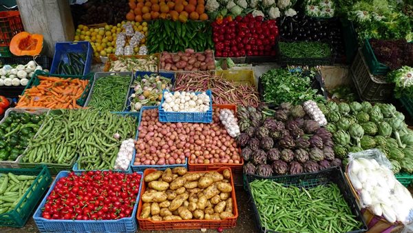 سعر الخضار اليوم، انخفاض 4 أصناف وارتفاع الطماطم والبطاطس والبصل