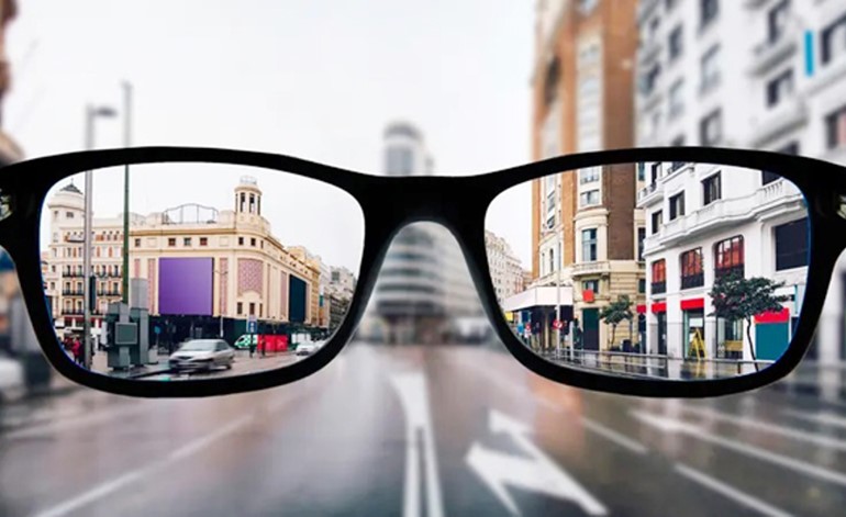 الإضاءة الخافتة.. «سر جديد» وراء قصر النظر