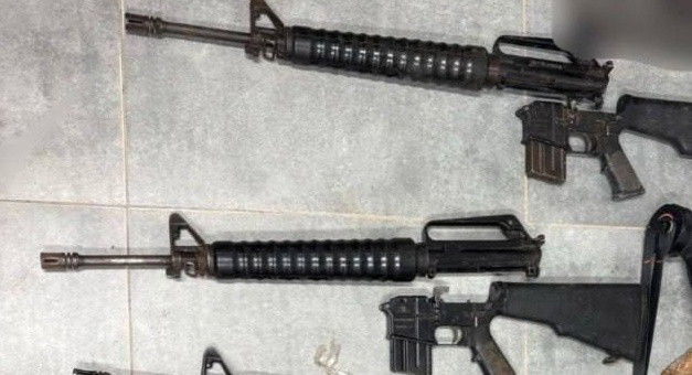 الجيش الإسرائيلي يعلن إحباط محاولة تهريب 4 أسلحة من نوع "M-16" عبر طائرة مسيرة قرب الحدود الغربية