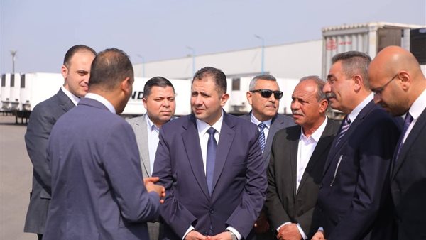 لدعم الصادرات، محافظ دمياط يتابع تشغيل خط الرورو مع إيطاليا