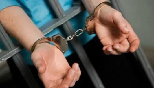 شرطة أبين تضبط متهما بالاحتيال ونصب (236) مليون ريال