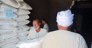 مديرية الزراعة بالفيوم تتابع صرف الأسمدة فى الجمعيات الزراعية