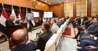 وزير العدل يدشن منظومة الربط الإلكتروني لتعليق الخدمات الحكومية للممتنعين عن سداد النفقة.. ويؤكد: لا تهاون في حقوق الأسرة.. المستشار محمود الشريف: تعليق الخدمات إجراء مؤقت يُرفع فور سداد المديونية وتق