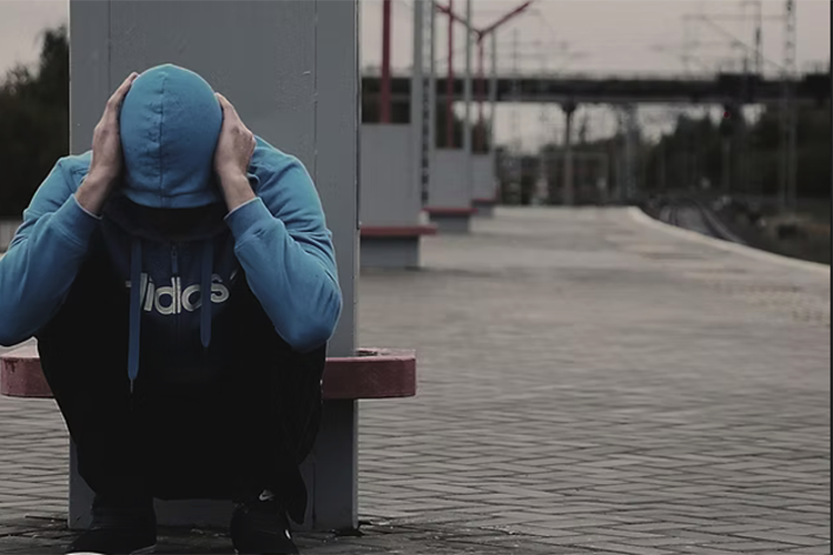 تزايد ملحوظ لهروب القصّر من المنزل صيْفا... والمتّهم "فيسبوك"