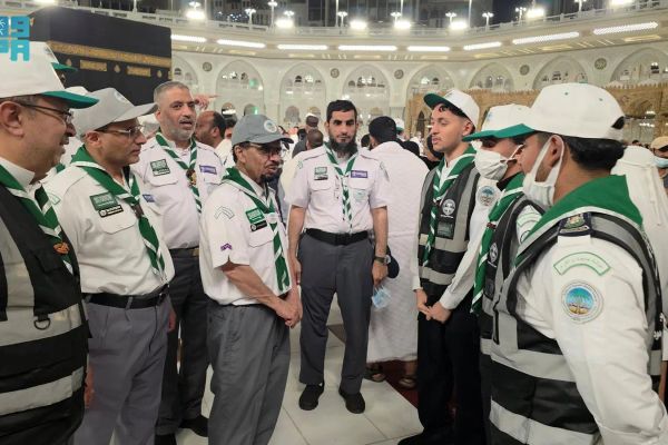1100 كشاف يقدّمون خدماتهم للمعتمرين والزوار بالحرمين الشريفين