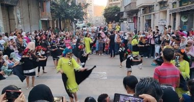 وسط نجاح جماهيرى وإقبال المصطافين.. «شارع الفن» يعيد لعروس المتوسط رونقها الثقافى والفنى ويحّول شارع الحضارات لمنصة إبداع.. عروض مميزة لفرقة التحدى لذوى الهمم.. والموسيقى العربية تتألق وسط تفاعل الجمه