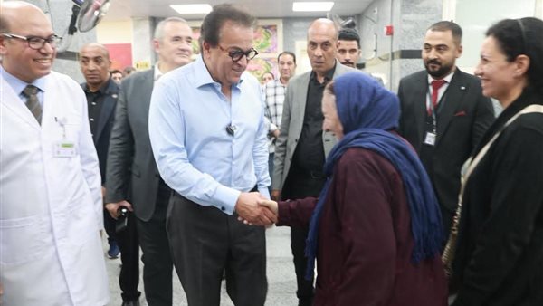 وزير الصحة يتابع جاهزية مستشفى ملوي بالمنيا لتطبيق التأمين الصحي الشامل