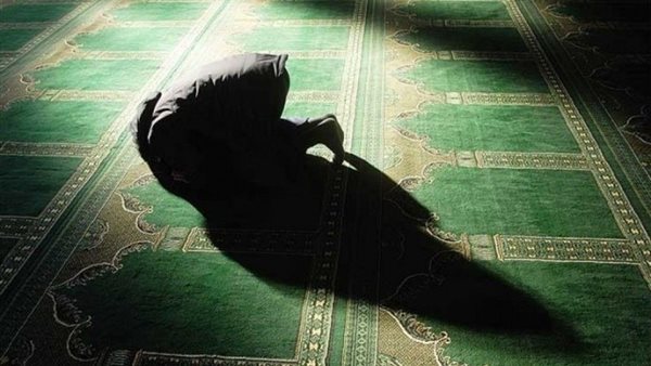 تفسير حلم صلاة الظهر في المنام وعلاقته بتفريج الهموم