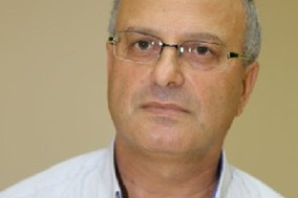 زياد شليوط : مرة أخرى نتساءل: أين القيادة المسيحية العلمانية؟
