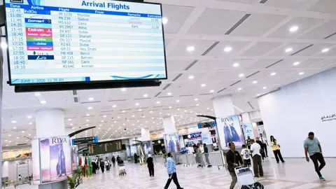 الكويت تعيد فتح مجالها الجوي بعد إغلاقه مؤقتًا إثر تطورات أمنية في المنطقة