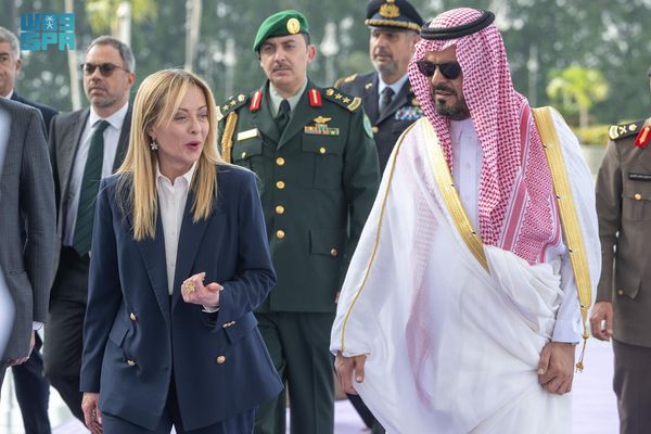 رئيسة وزراء إيطاليا تصل إلى جدة