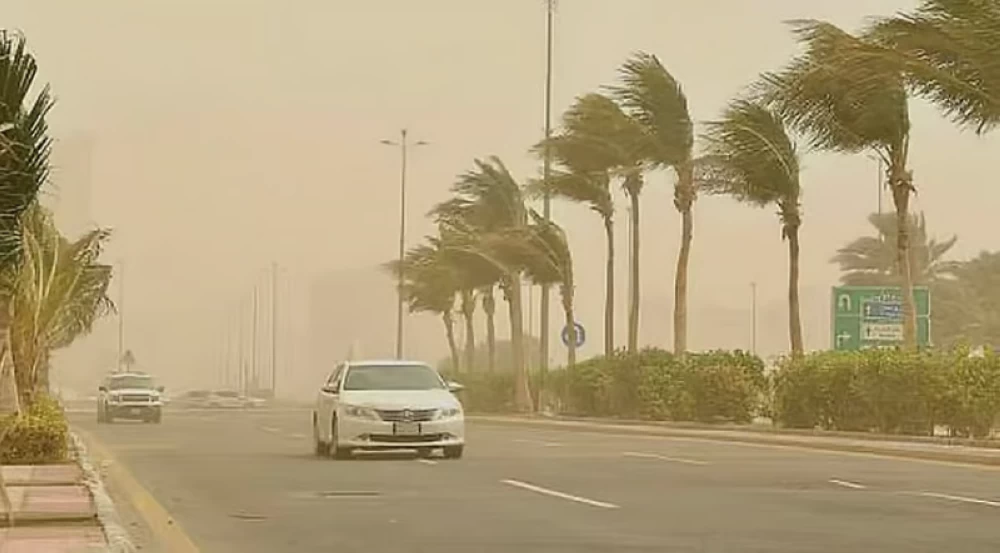 «الأرصاد»: أتربة مثارة على سكاكا و3 محافظات بمنطقة الجوف