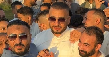 عصام السقا يحتفل بعيد الأضحى فى مسقط رأسه بالمنيا وسط جمهوره ومحبيه
