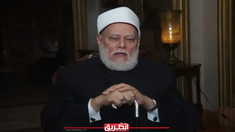 علي جمعة يرد على مرددي شائعة الفجر الكاذب
