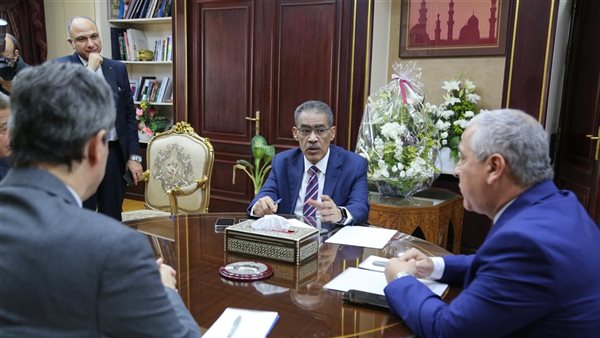 تفاصيل اجتماع وزير الدولة للإعلام مع رؤساء الهيئات الثلاث (صور)