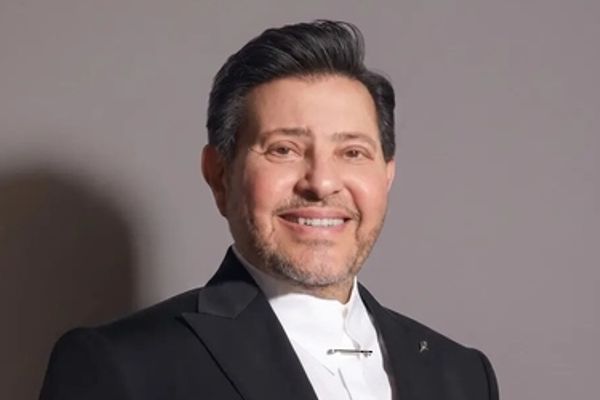 وفاة المطرب المصري هاني شاكر عن 74 عامًا