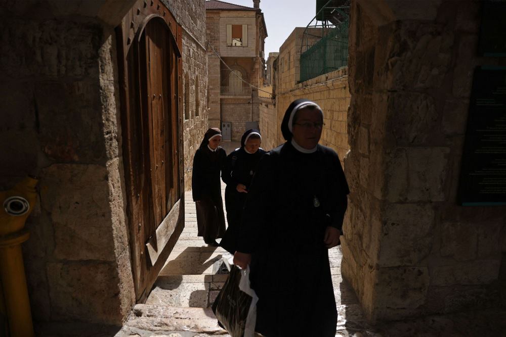 مسيحيو القدس بين القلق والإصرار بعد اعتداء يهودي متطرف على راهبة فرنسية ـ (فيديو)