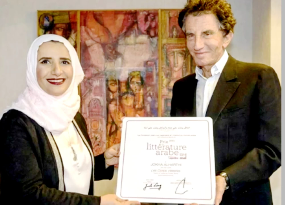 جوخة محمد الحارثي.. حاصدة الجوائز الأدبية العالمية