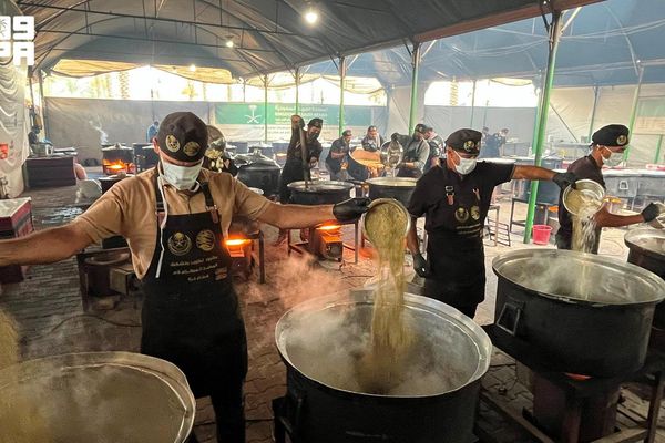 المملكة توزع (24,500) وجبة غذائية ساخنة في غزة