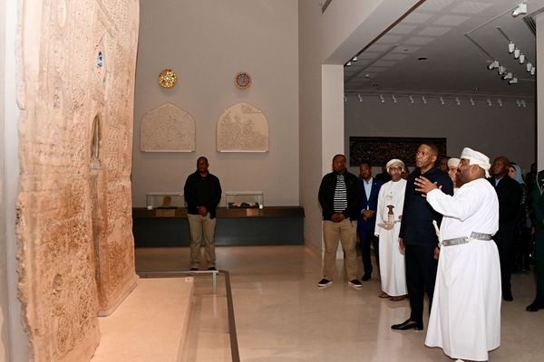 رئيس جمهورية بوتسوانا يزور المتحف الوطني