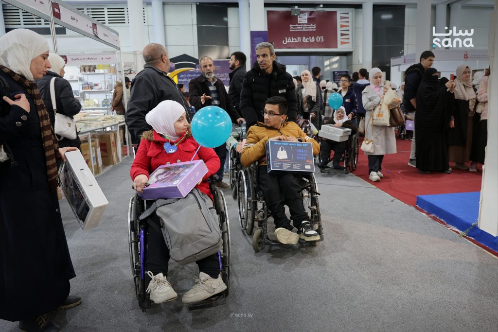 جولة تعريفية لـ 70 طالباً وطالبة من معهد الأمل للإعاقة الحركية في معرض دمشق الدولي للكتاب