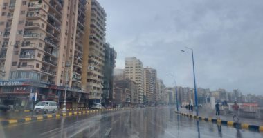 تأخر الشتاء ليقتطع أياما من الربيع على غير المعتاد.. تقلبات حادة بالإسكندرية وانخفاض الحرارة 7 درجات.. هطول أمطار متوسطة ورياح تصل سرعتها 70 كم/ الساعة مع اضطراب حالة البحر.. والصرف الصحى تنشر المعدات