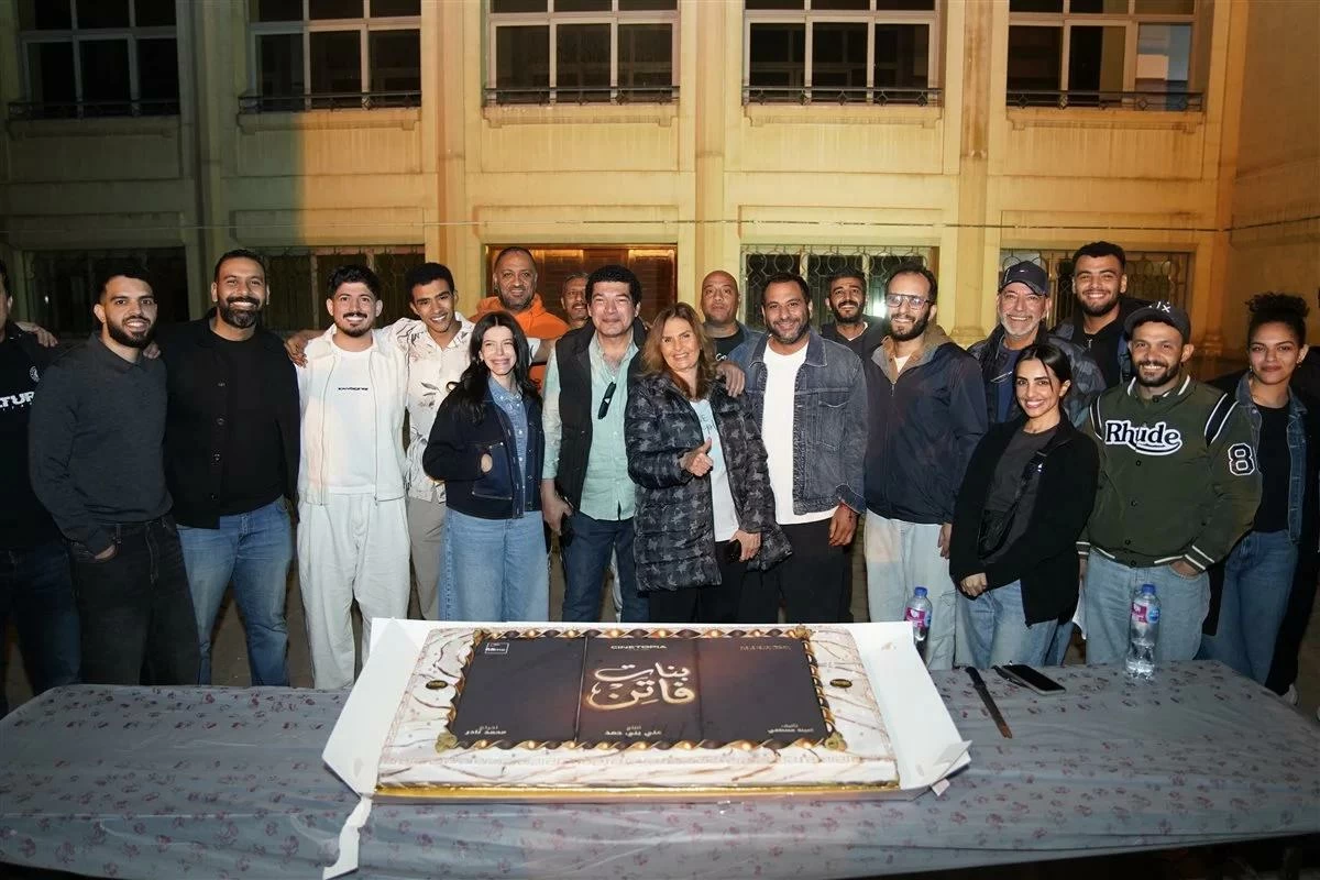 يسرا تحتفل بانتهاء تصوير أحدث أفلامها «بنات فاتن»