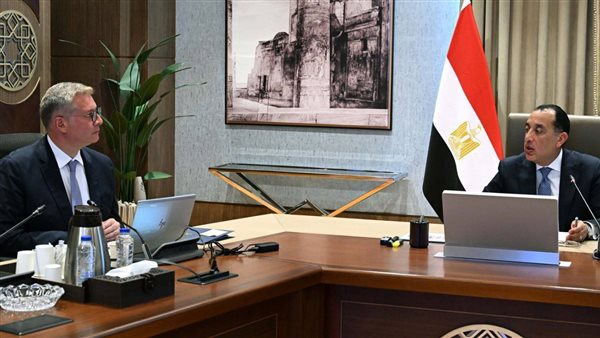 مجلس الوزراء: بدء إجراءات "القيد المؤقت" في البورصة لـ 10 شركات بقطاع البترول