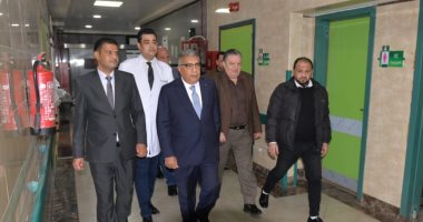محافظ الدقهلية يزور مستشفى المنصورة التخصصى للتهنئة بعيد الفطر