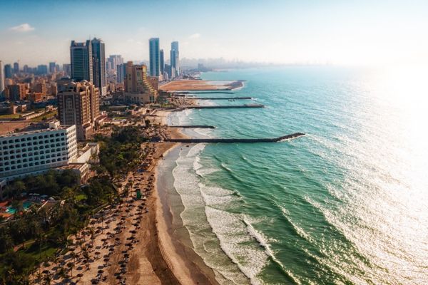 عمار بن حميد يصدر قراراً بشأن رسوم الدعاوى والطلبات لدى مركز فض المنازعات الإيجارية في عجمان