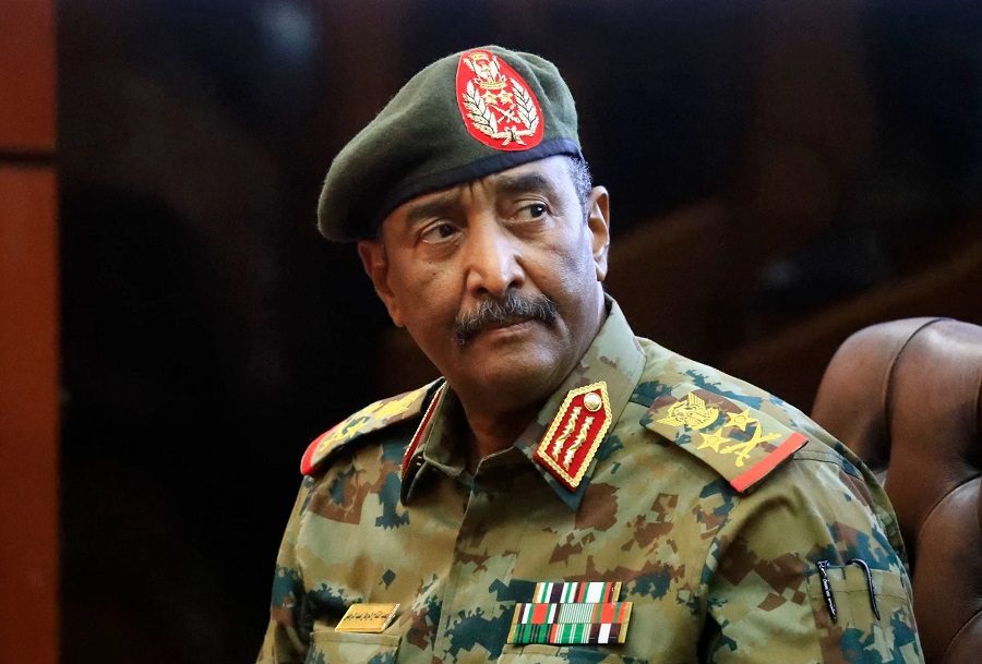 ولى العهد السعودى ورئيس مجلس السيادة السودانى يبحثان مستجدات الأوضاع فى السودان