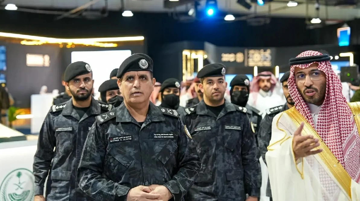 الفايز يزور المعرض المصاحب لأعمال ملتقى إعلام الحج 1447