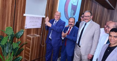 رئيس جامعة سوهاج يفتتح قاعة مؤتمرات قسم الجراحة العامة بالمستشفى الجامعي