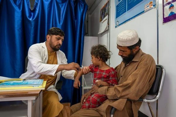 يونيسيف: 6ر5 ملايين طفل أفغاني تلقوا الرعاية الصحية