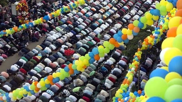 من صلى العيد هل يؤدي صلاة الجمعة أم تسقط عنه؟