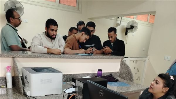 رئيس جامعة قنا: 3130 معاملة بالمركز البيومتري للأوراق الثبوتية منذ مارس الماضي