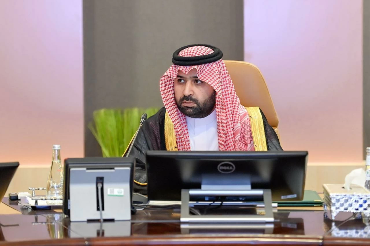 أمير جازان يناقش مع اللجنة العليا للتوطين مستجدات سوق العمل