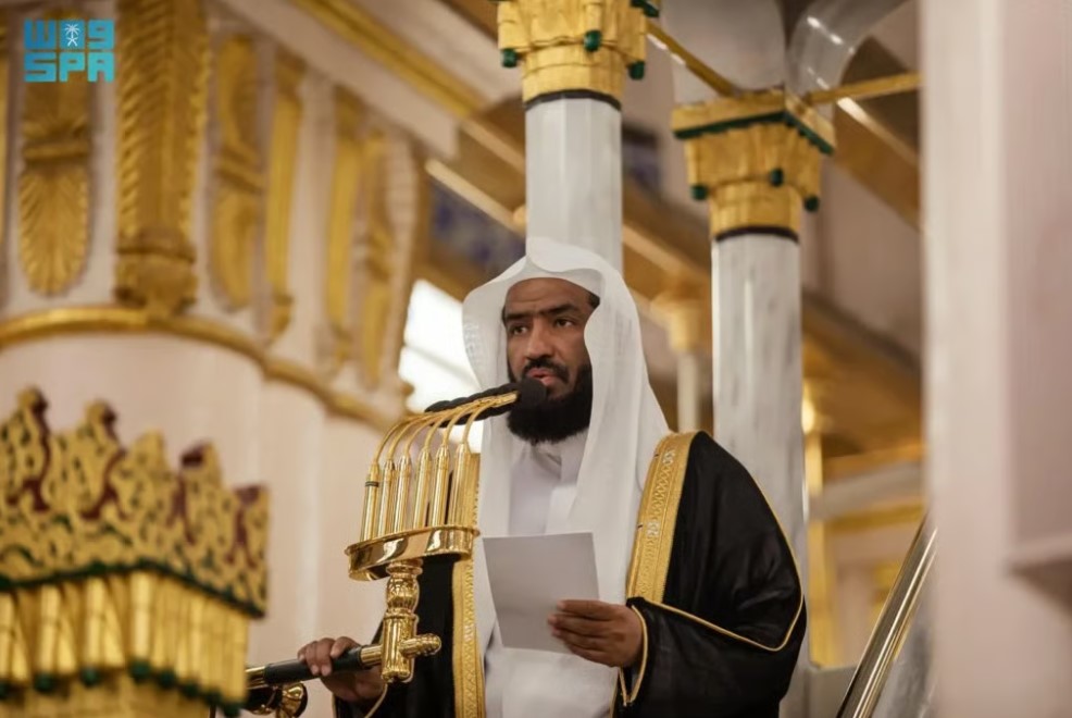 إمام المسجد النبوي يدعو لاغتنام رمضان بالتوبة والطاعات قبل فوات الأوان