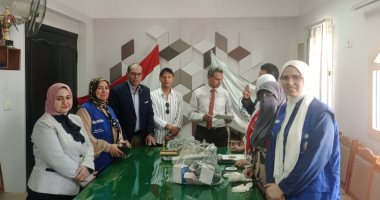 الكشف على العاملين بتعليم كفر الشيخ ووكيل الوزارة يشيد بـ"100 مليون صحة"