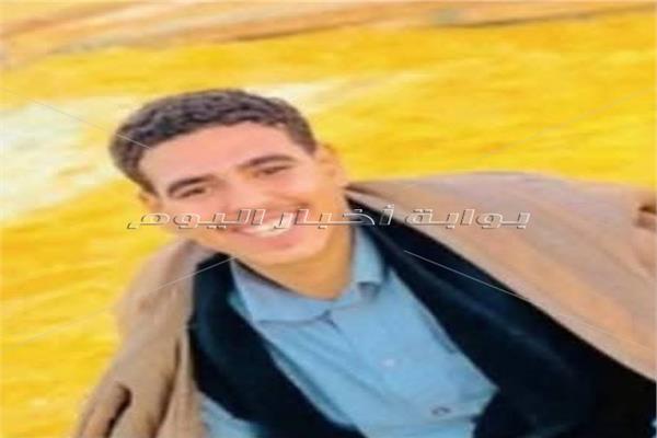 مأساة على طريق شبين القناطر.. مصرع شابين في تصادم مروع مع سيارة نقل| صور
