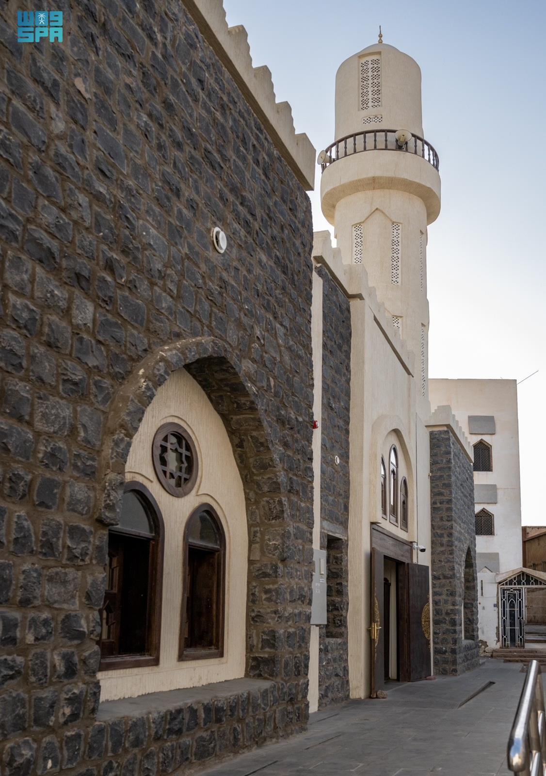 مشروع محمد بن سلمان يطوّر مسجد بني حرام في المدينة المنورة ويحفظ إرثه المرتبط بغزوة الأحزاب