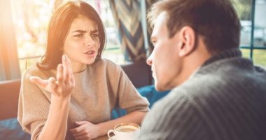 اختياراتك ممكن تولعها.. ألوان ملابس تزيد حدة الشجار أبرزها الأحمر