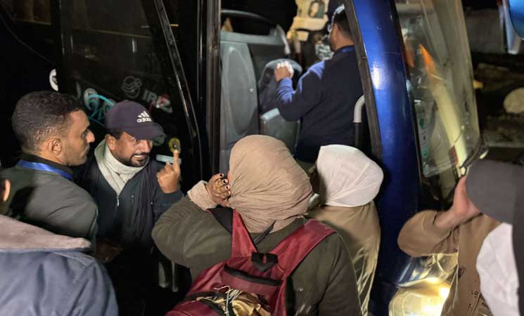 عائدون لغزة: واجهنا إجراءات إسرائيلية استفزازية في معبر رفح ونحن صيام
