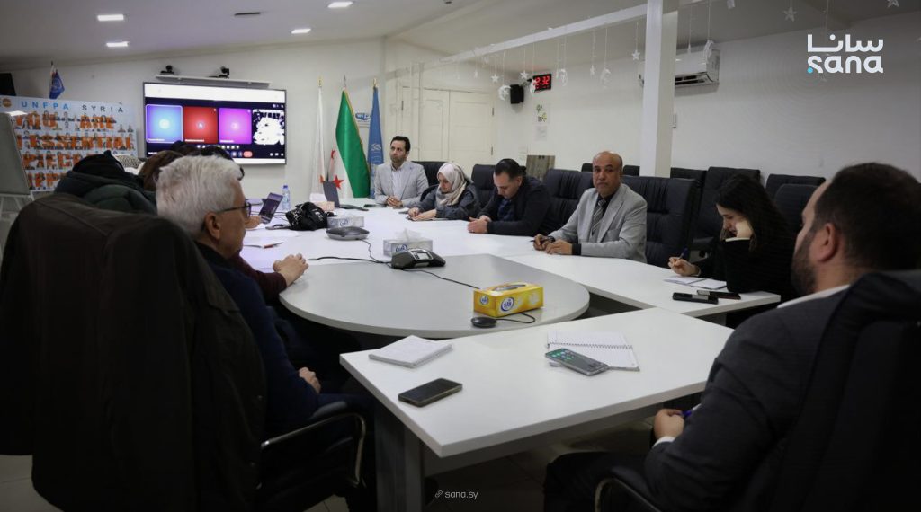 الصحة تبحث مع الأمم المتحدة والمنظمات الدولية سبل تمكين القابلات لدعم القطاع الصحي السوري