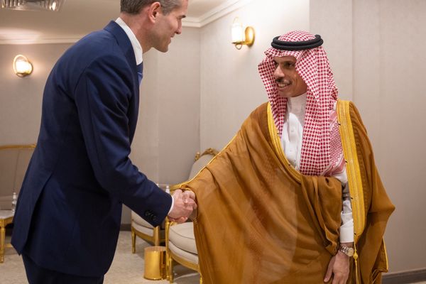 فيصل بن فرحان يستقبل وزير خارجية مملكة هولندا